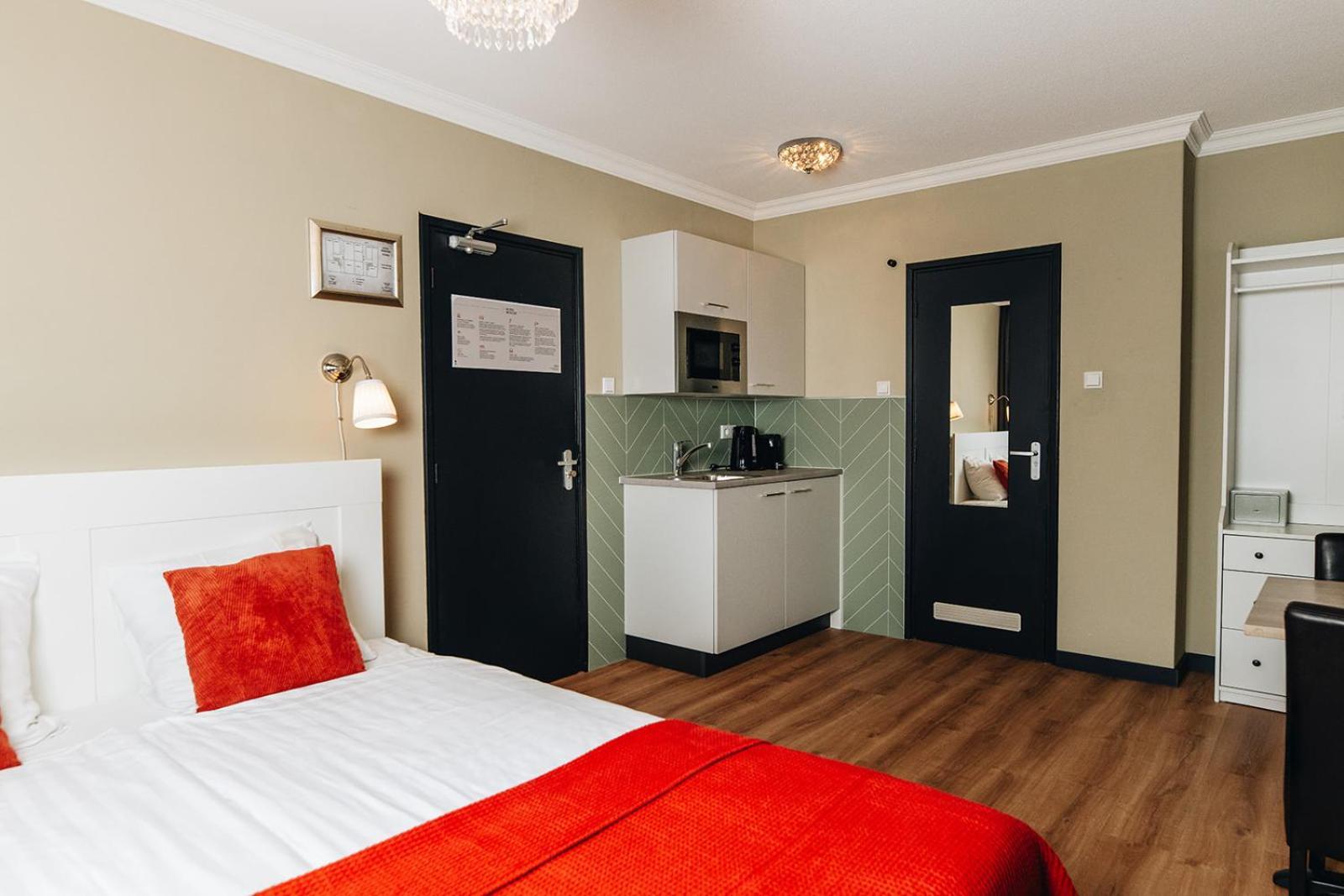 Hotel Ренесе Екстериор снимка
