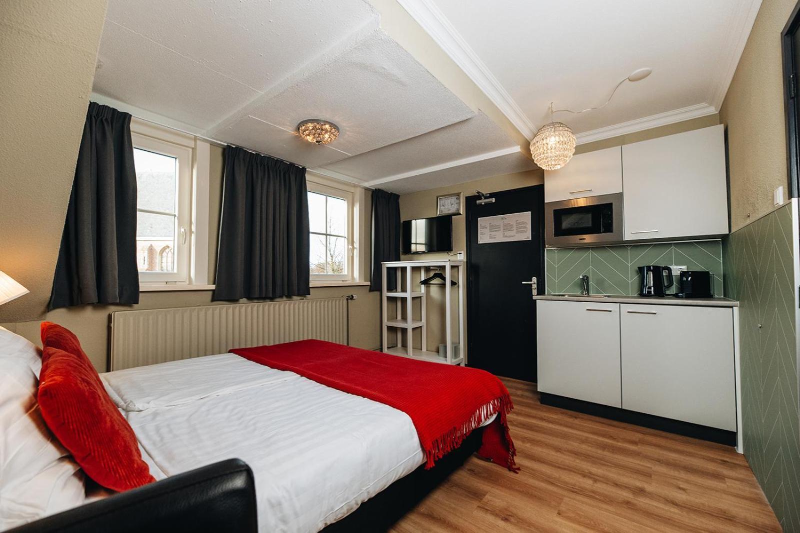 Hotel Ренесе Екстериор снимка