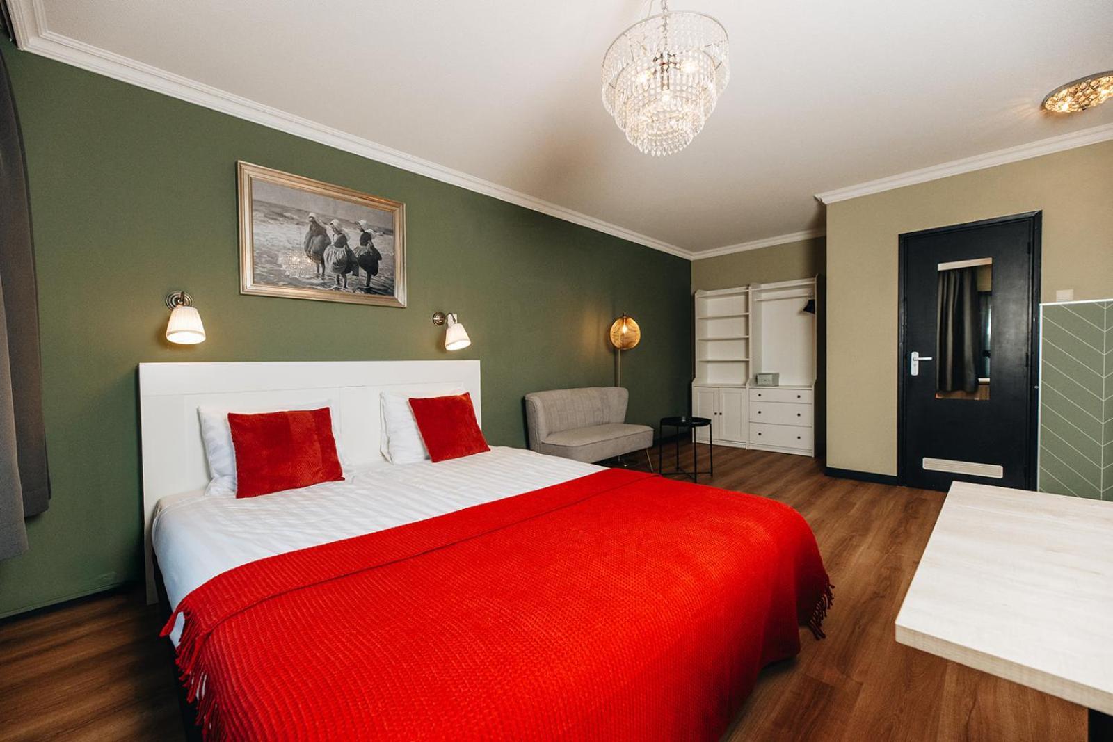 Hotel Ренесе Екстериор снимка