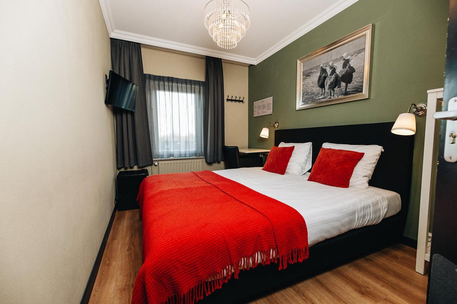 Hotel Ренесе Екстериор снимка