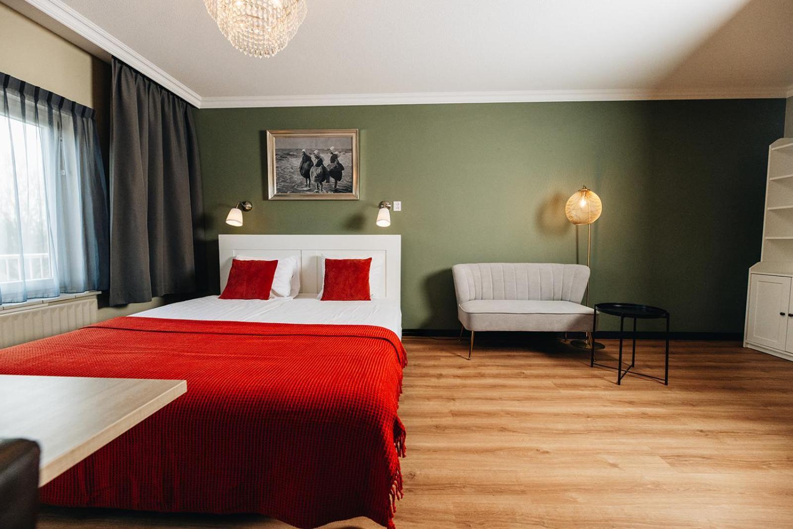 Hotel Ренесе Екстериор снимка