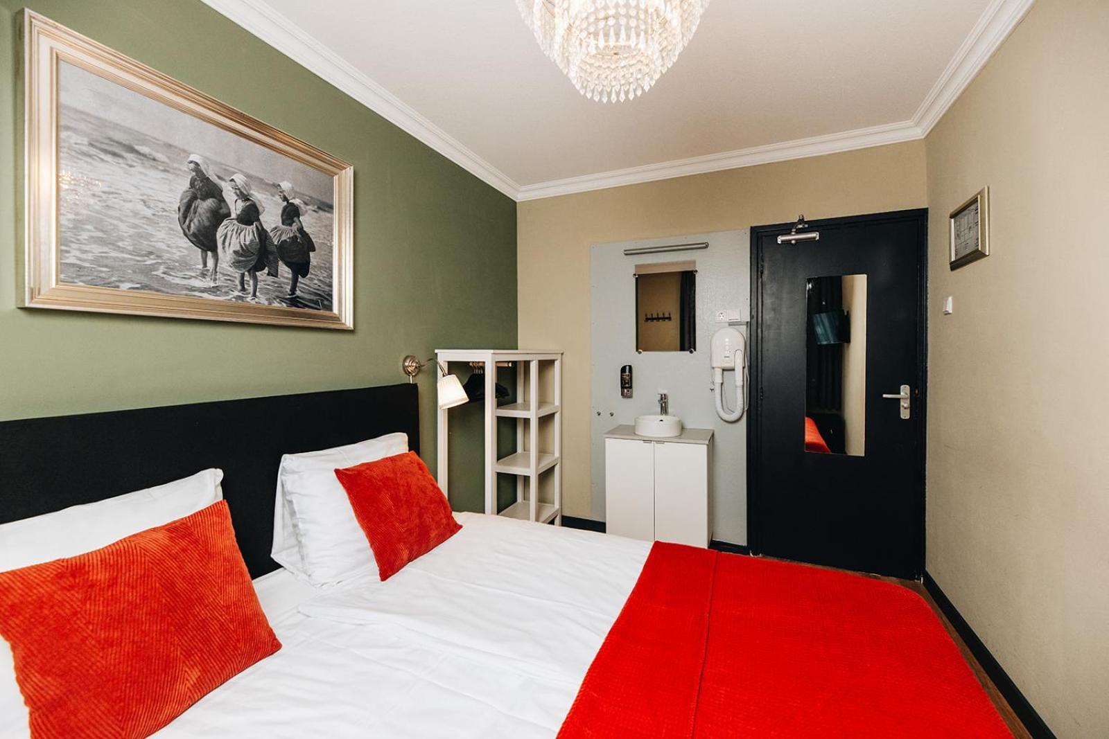 Hotel Ренесе Екстериор снимка