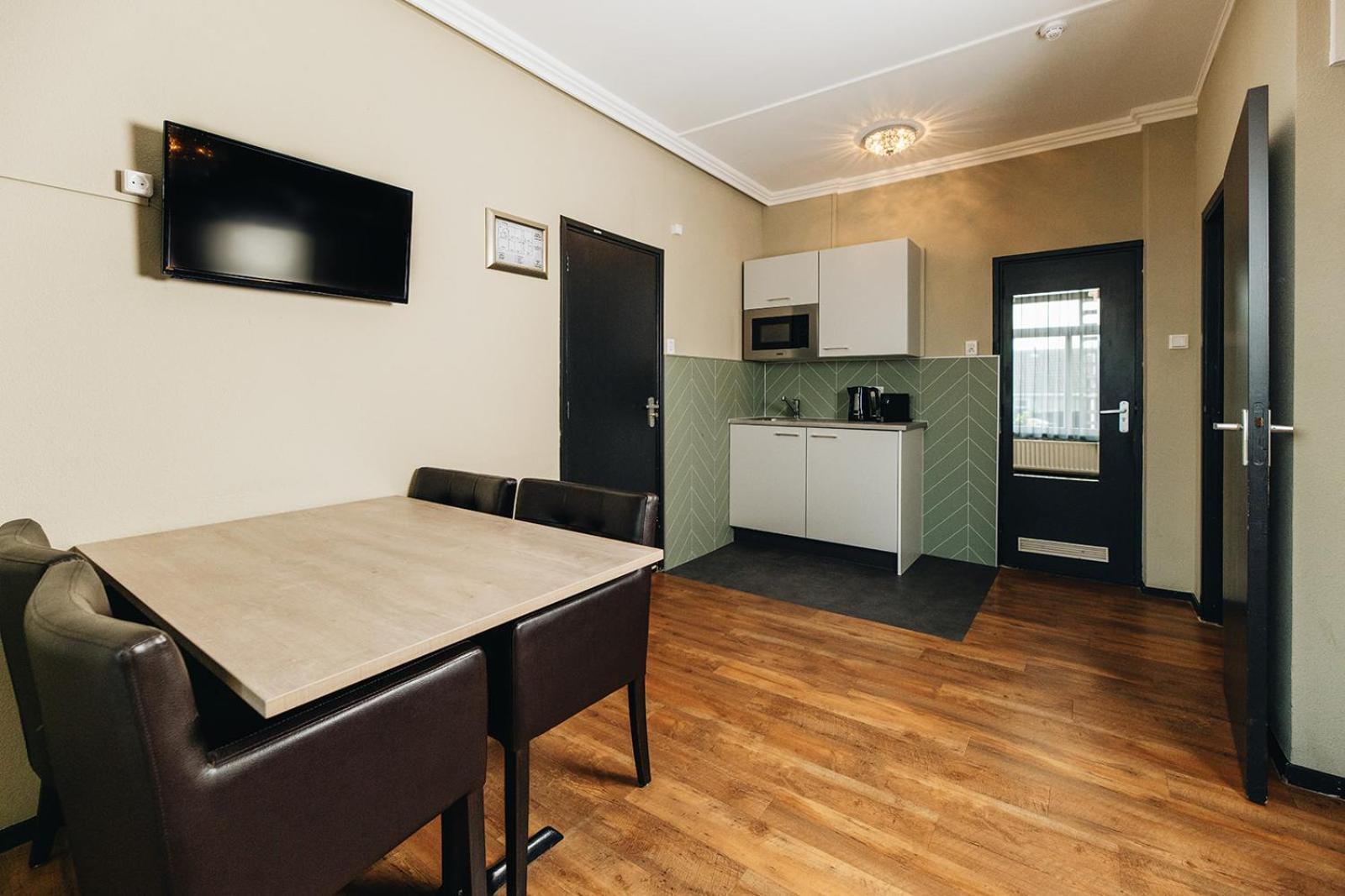 Hotel Ренесе Екстериор снимка